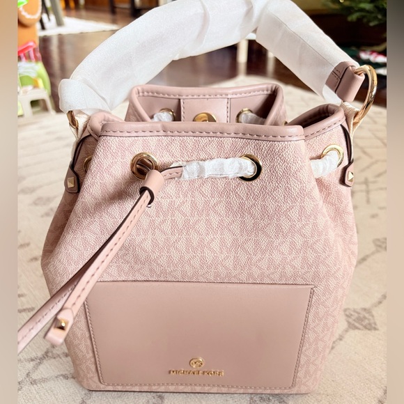 Michael Kors Ballet Med Bucket Bag